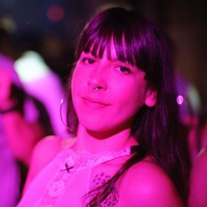 Meet your Posher, Paz